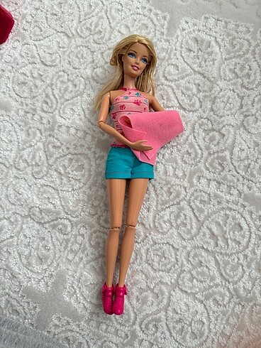 Beden Barbie ve köpeklerinin banyosu
