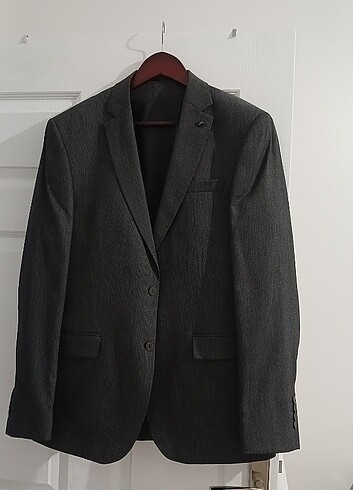 ERKEK BLAZER CEKET VE YELEK PANTOLONU YOK