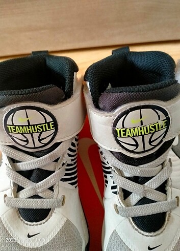 29 Beden Nike Team Hustle spor ayakkabısı. Orjinal (29.5 numara)