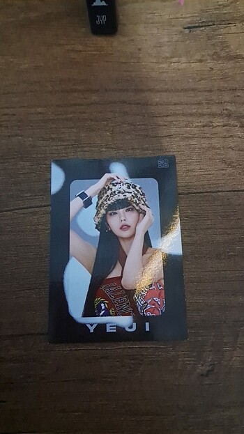 Yeji photocard 