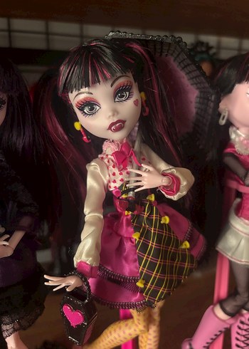 Monster High Draculaura Schools Out