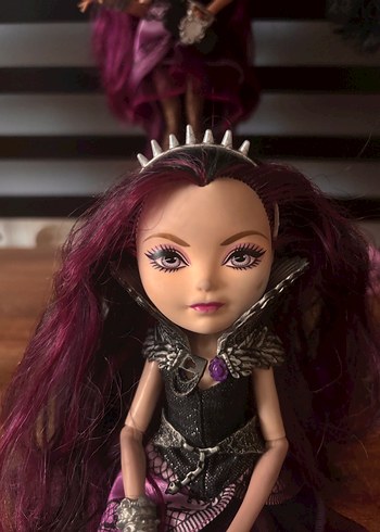 Beden Evet After High Raven Queen