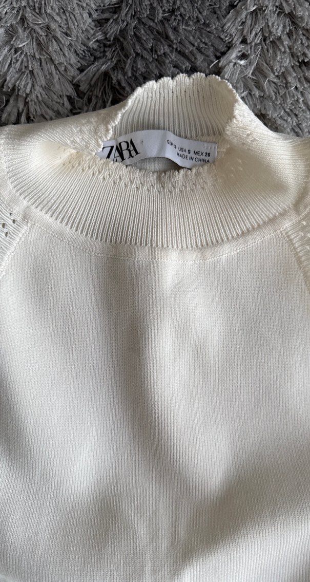 Zara Beyaz Nakışlı Bohem Yüksek Yakalı Triko Atlet - Görsel 3