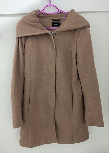 Kapüşonlu bej kaban - Görsel 2