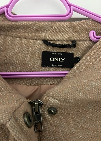 Kapüşonlu bej kaban - Görsel 3