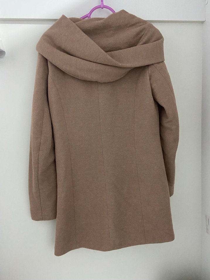 Kapüşonlu bej kaban - Görsel 4