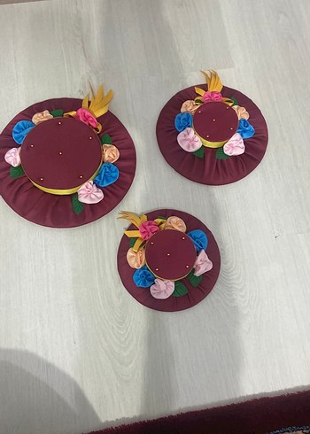 Bordo Fırfırlı Kadın Şapkalı DUVAR SÜSÜ - Görsel 2