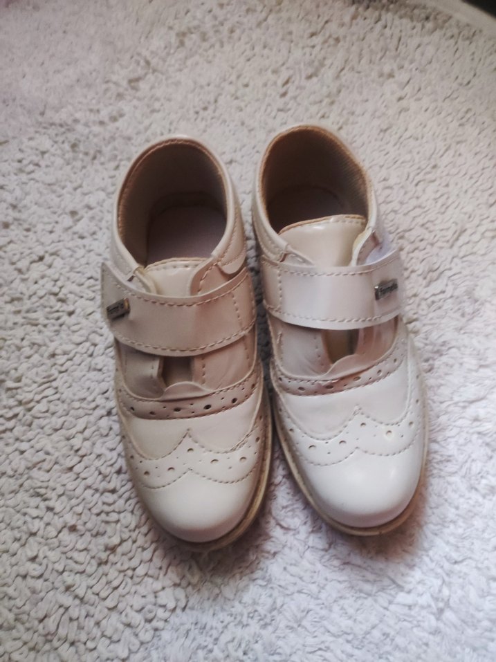 Beyaz Parlak Tokalı Erkek Çocuk Ayakkabısı - Görsel 2