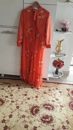 sifon elbise 1kez 1 saat giyildi alt kısmı astarı inse soft giyi