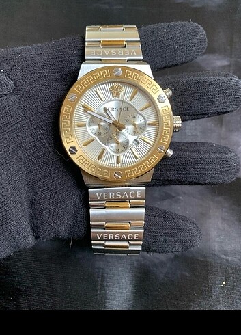 Beden Versace saat