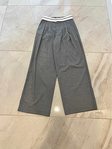 Stradivarius giyilmemiş pantolon
