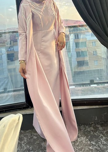 Pembe Dökümlü Uzun Kadın Elbise