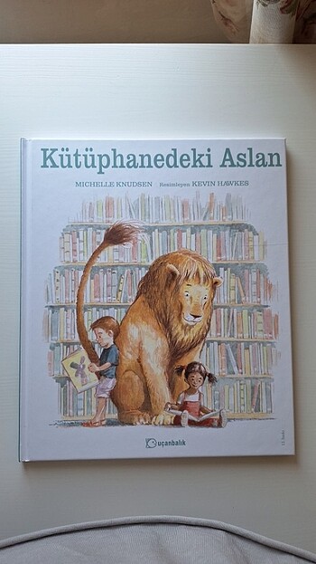 Kütüphanedeki Aslan