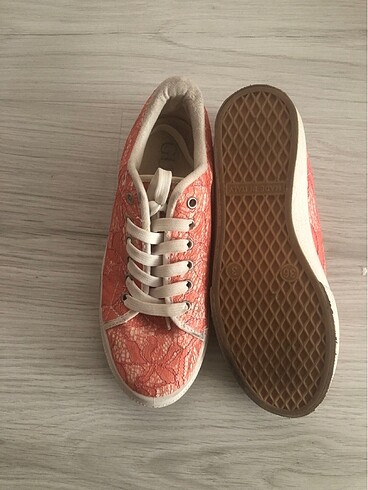 Guess Orjinal Guess ayakkabı 36 numara