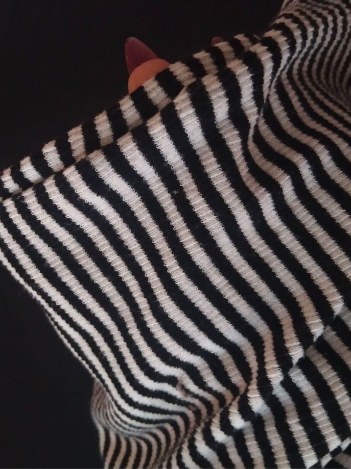 Siyah beyaz çizgili y2k body - Görsel 3