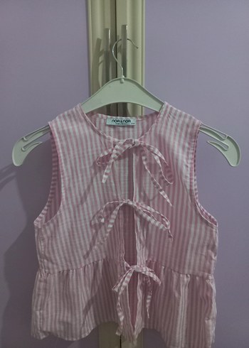 Pembe Fırfırlı Kolsuz Bluz