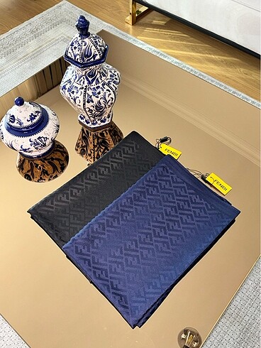 Fendi desen şal