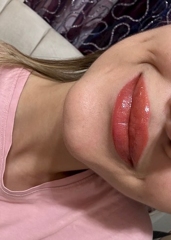 Fenty Beauty Gloss Bomb Parlatıcı - Görsel 4