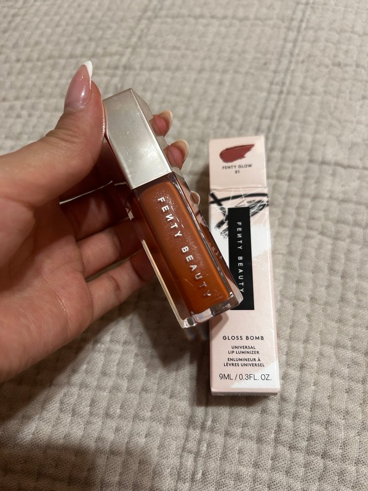 Fenty Beauty Gloss Bomb Parlatıcı - Görsel 2