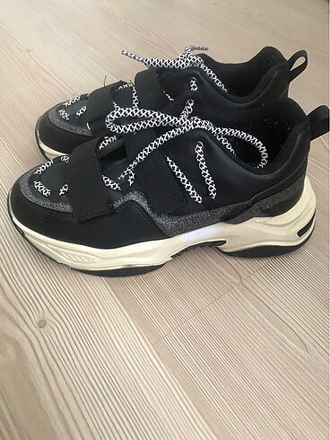 38 Beden Sneaker