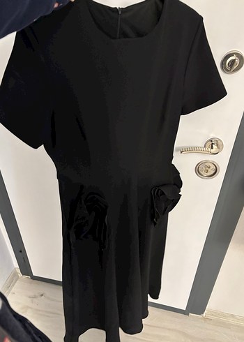 Siyah Midi Kadın Elbise, Kısa Kollu, Fırfırlı - Görsel 3