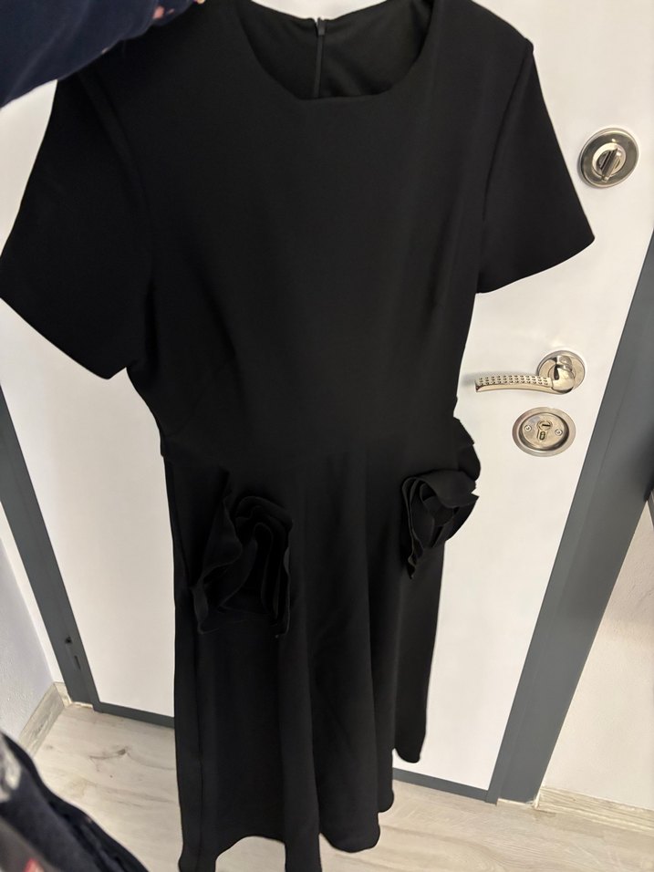 Siyah Midi Kadın Elbise, Kısa Kollu, Fırfırlı - Görsel 3