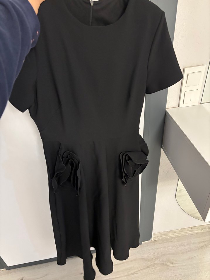 Siyah Midi Kadın Elbise, Kısa Kollu, Fırfırlı - Görsel 2