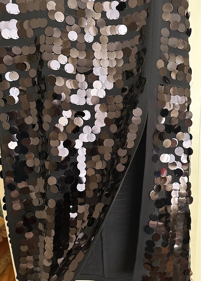 Payetli Siyah Yırtmaçlı Midi Etek - Görsel 2