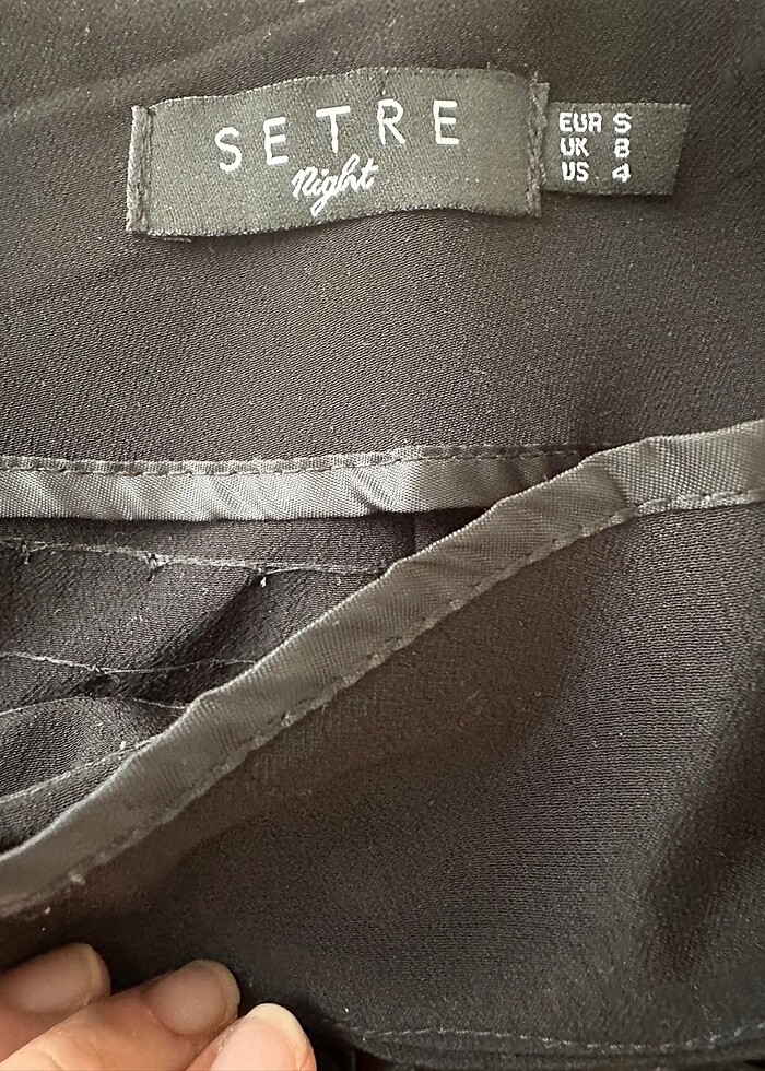 Payetli Siyah Yırtmaçlı Midi Etek - Görsel 4