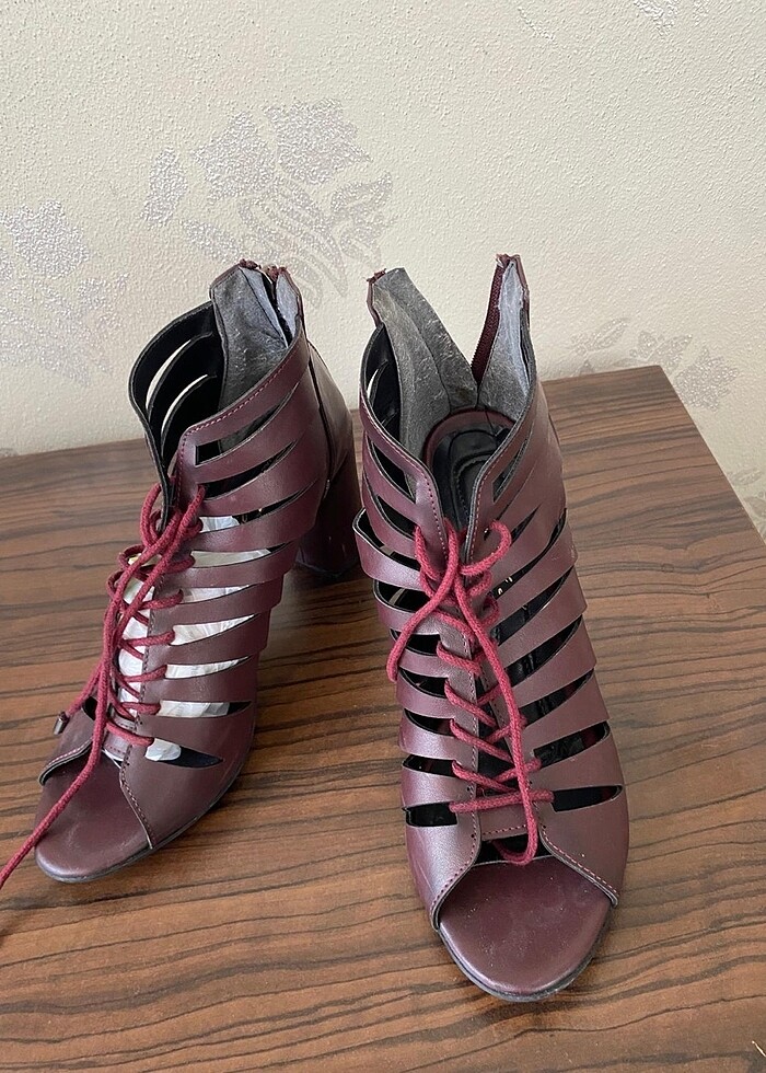 Topuklu ayakabı - Görsel 3