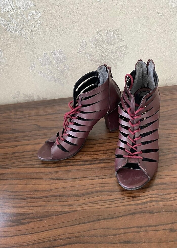 Topuklu ayakabı - Görsel 4