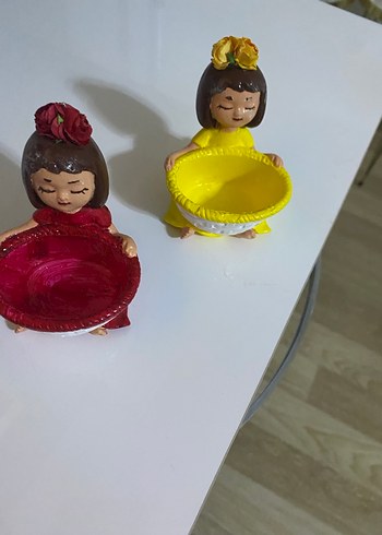Beden Renkli Çiçekli Kız Biblo Seti