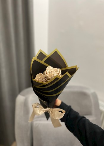 Bej Çiçekli Fırfırlı Kadın Broş - Görsel 9