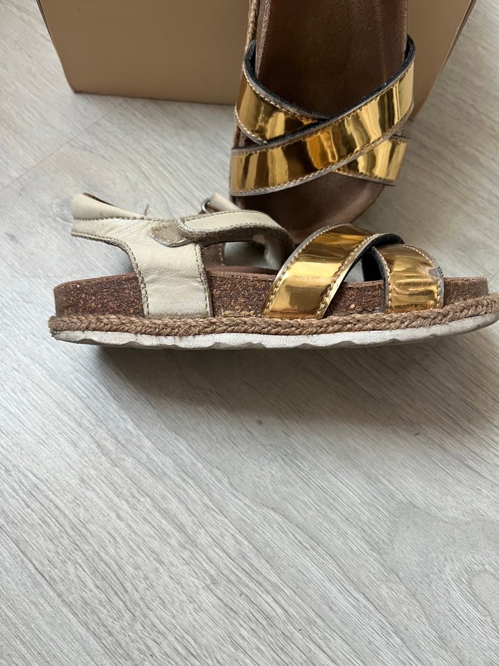 Tanca Kız Çocuk Altın Renkli Tokalı Sandalet - Görsel 3