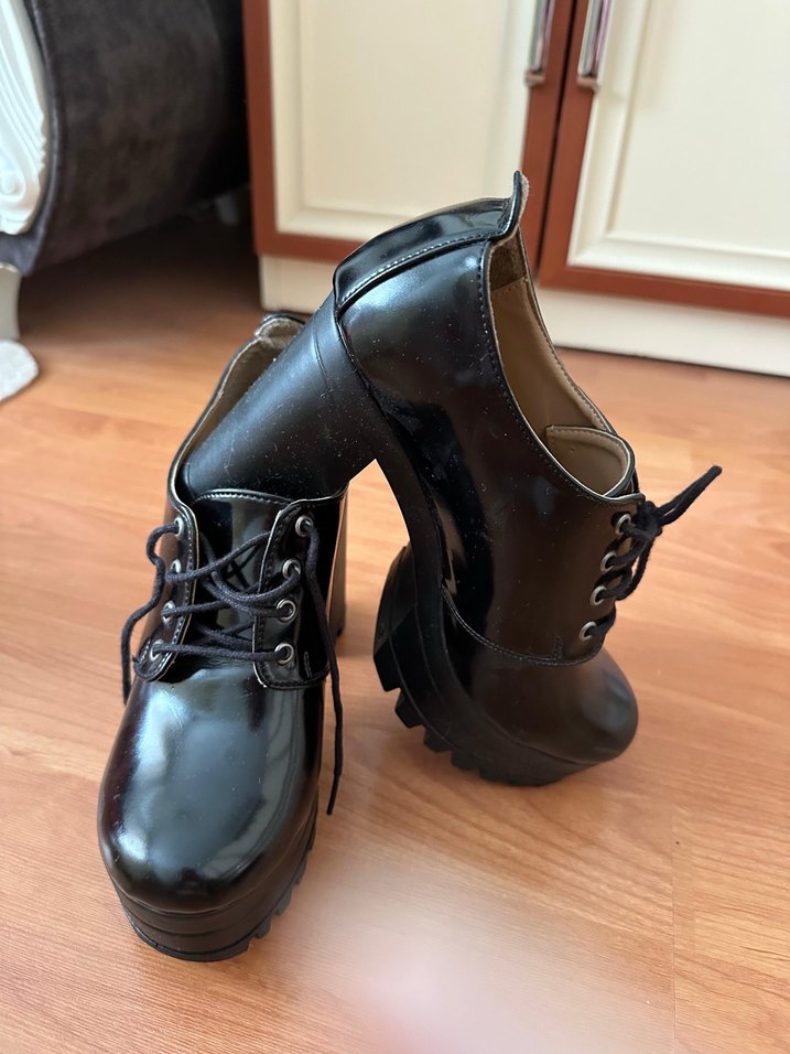 Siyah Rugan Platform Topuklu Gotik Bot - Görsel 3