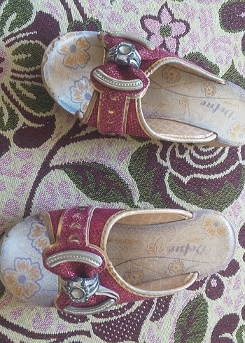 27 Beden bordo Renk Bordo Yılan Desenli Tokalı Kız Babet