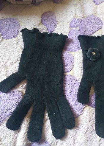 Siyah Örgü Kadın Eldiven Çiçek Detaylı - Görsel 3