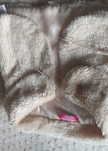 Kız Çocuk Bej Kürklü Yelek - Görsel 5