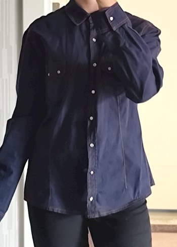 Düğmeli Koyu Mavi Denim Gömlek