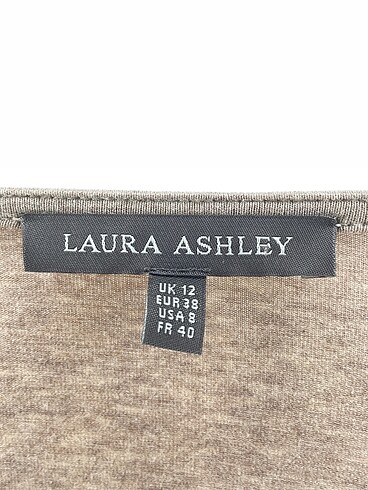 38 Beden ten rengi Renk Laura Ashley T-shirt %70 İndirimli.