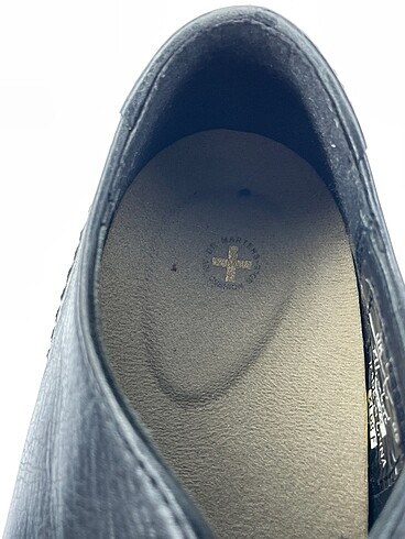 38 Beden siyah Renk Dr. Martens Klasik Ayakkabı %70 İndirimli.