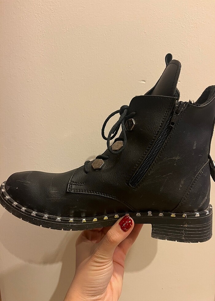 Siyah bot - Görsel 3