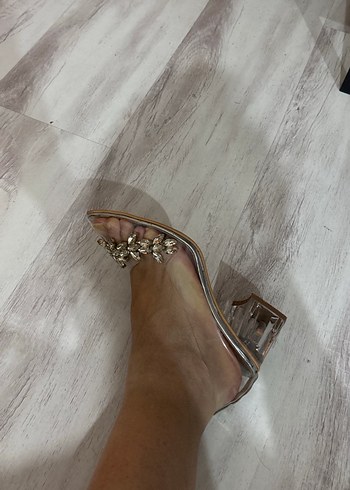 Şeffaf Topuklu Tokalı Kadın Ayakkabı - Görsel 2