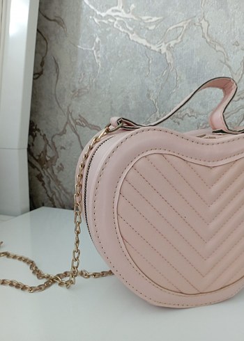  Beden Pembe Zincir Detaylı Kadın Deri Çanta