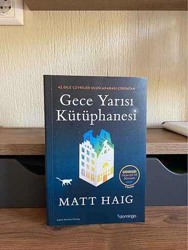 Gece yarısı kütüphanesi