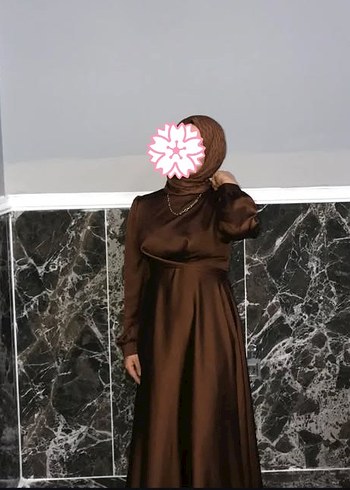 Abiye Uzun Kol, Yüksek Yakalı Kahverengi Salaş Elbise şalıyla birlikte