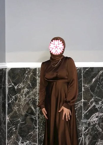 m Beden Uzun Kol, Yüksek Yakalı Kahverengi Salaş Elbise şalıyla birlikte