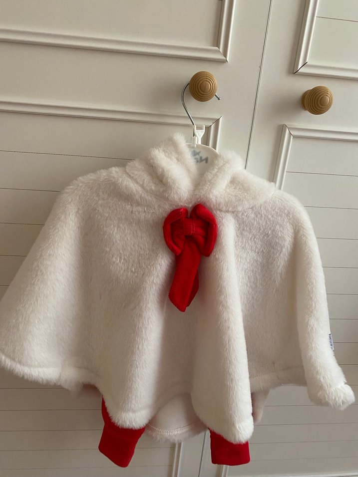 Kapüşonlu Beyaz Kız Çocuk Panço (hiç kullanılmadı) - Görsel 3