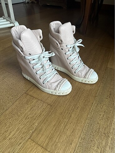 Dolgu topuk Casadei