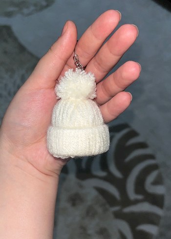 Beyaz Örgü Kadın Bere Anahtarlık - Görsel 3